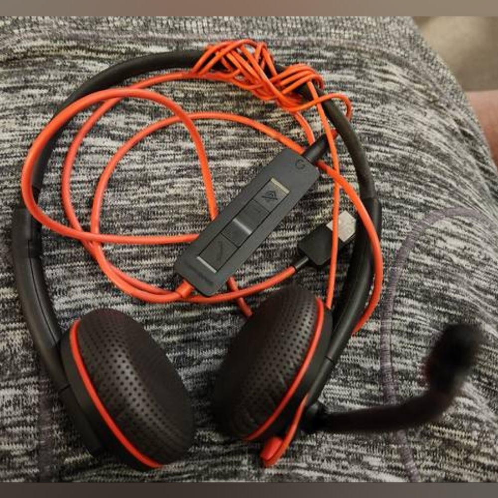 Plantronics - Blackwire 3220 - Wired Dual-Ear (Stereo) Headset with Boom Mic